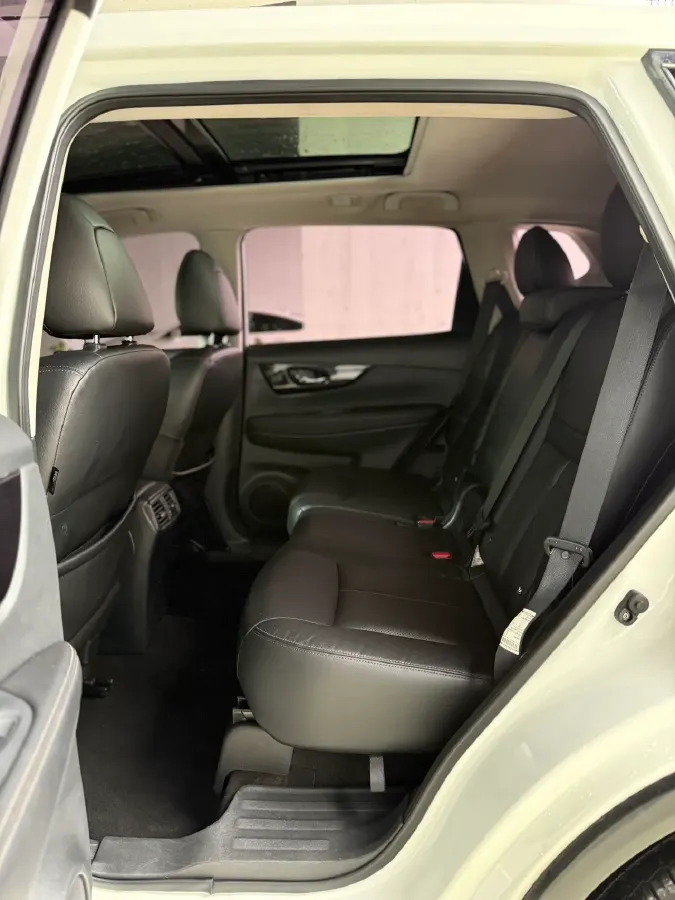 2021 Nissan X-Trail 2.0L 151HP L4 CVT,autocango,china used car exporter,china ev exporter,chinese used car exporter,chinese used ev exporter