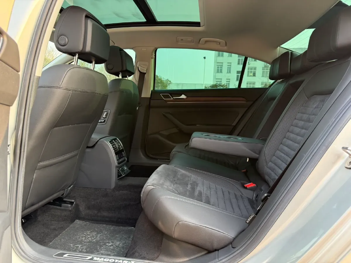 2019 Volkswagen Magotan 2.0T 186HP L4 7DCT,autocango,china used car exporter,china ev exporter,chinese used car exporter,chinese used ev exporter