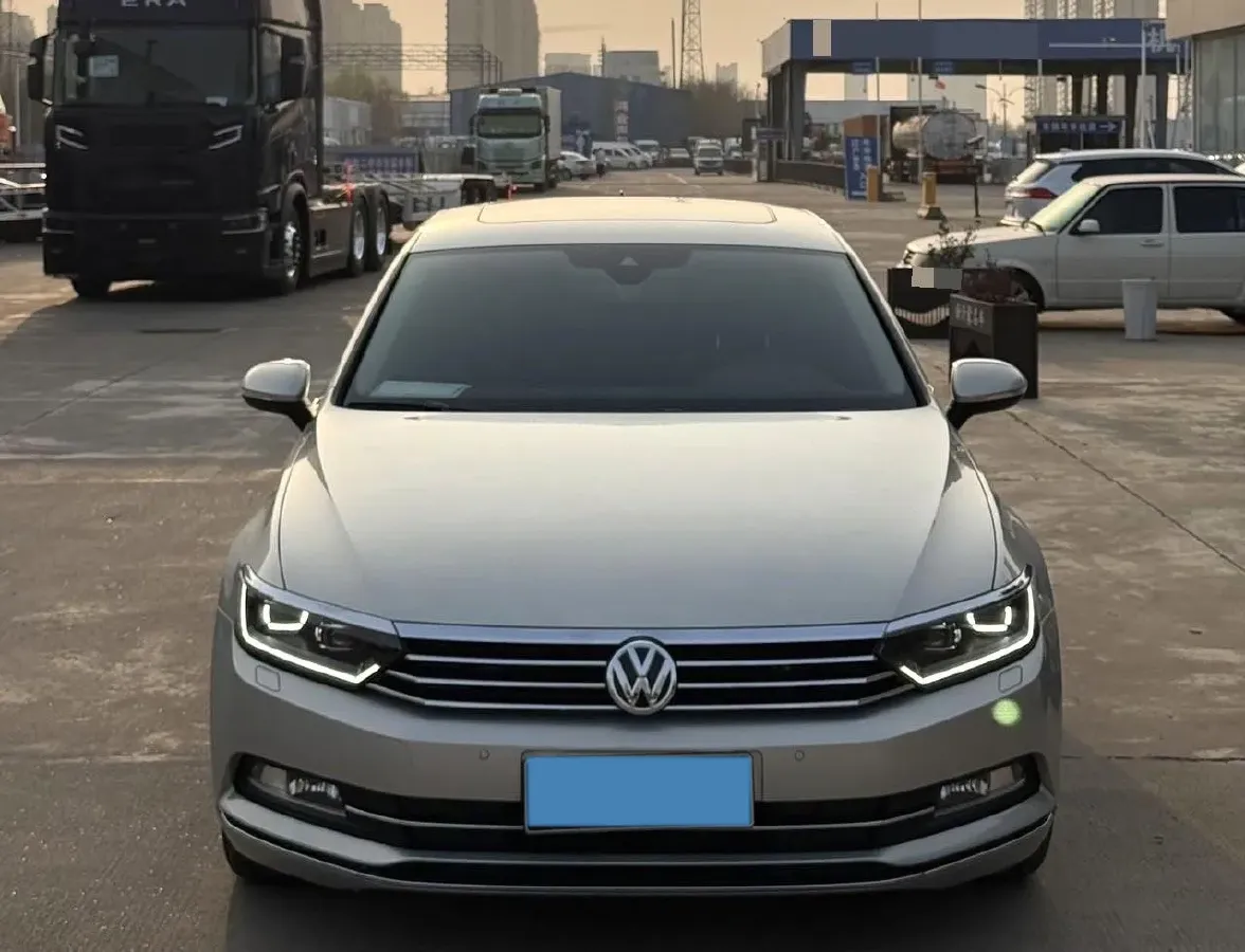 2019 Volkswagen Magotan 2.0T 186HP L4 7DCT,autocango,china used car exporter,china ev exporter,chinese used car exporter,chinese used ev exporter