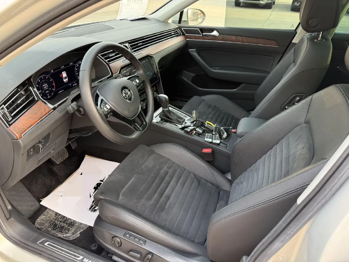 2019 Volkswagen Magotan 2.0T 186HP L4 7DCT,autocango,china used car exporter,china ev exporter,chinese used car exporter,chinese used ev exporter