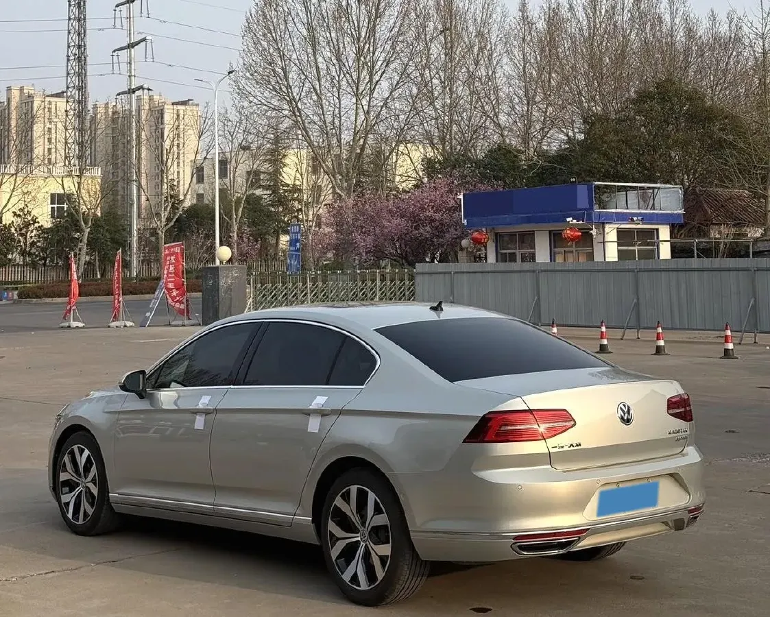 2019 Volkswagen Magotan 2.0T 186HP L4 7DCT,autocango,china used car exporter,china ev exporter,chinese used car exporter,chinese used ev exporter