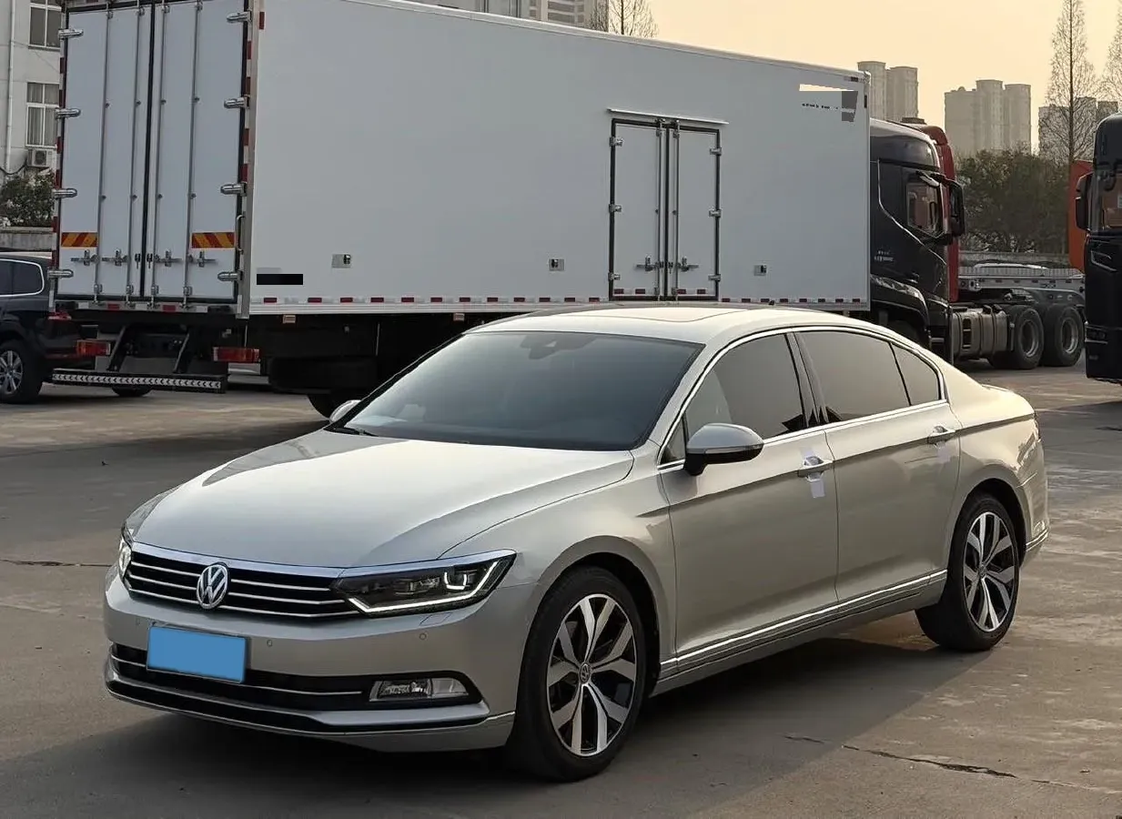 2019 Volkswagen Magotan 2.0T 186HP L4 7DCT,autocango,china used car exporter,china ev exporter,chinese used car exporter,chinese used ev exporter