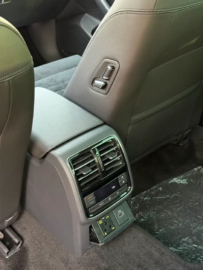 2019 Volkswagen Magotan 2.0T 186HP L4 7DCT,autocango,china used car exporter,china ev exporter,chinese used car exporter,chinese used ev exporter