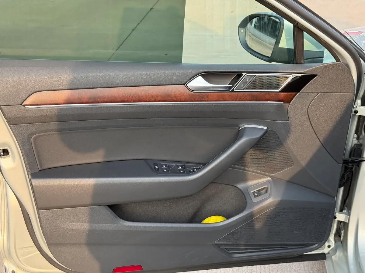 2019 Volkswagen Magotan 2.0T 186HP L4 7DCT,autocango,china used car exporter,china ev exporter,chinese used car exporter,chinese used ev exporter