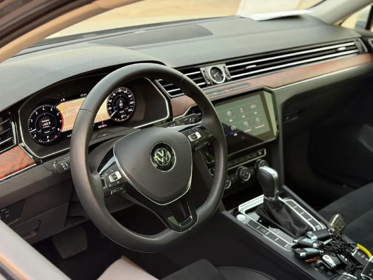 2019 Volkswagen Magotan 2.0T 186HP L4 7DCT,autocango,china used car exporter,china ev exporter,chinese used car exporter,chinese used ev exporter