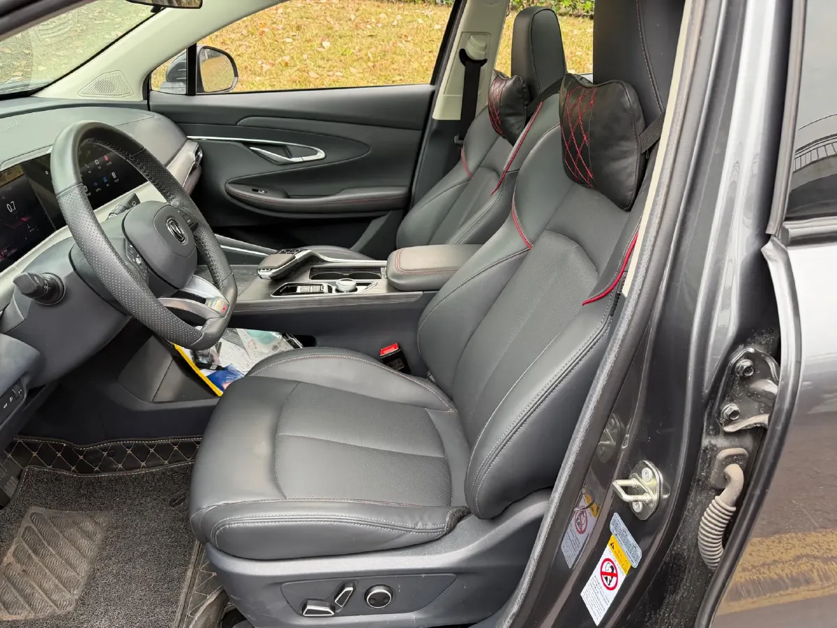 2021 ChangAn UNI-T 1.5T 180HP L4 7DCT,autocango,china used car exporter,china ev exporter,chinese used car exporter,chinese used ev exporter