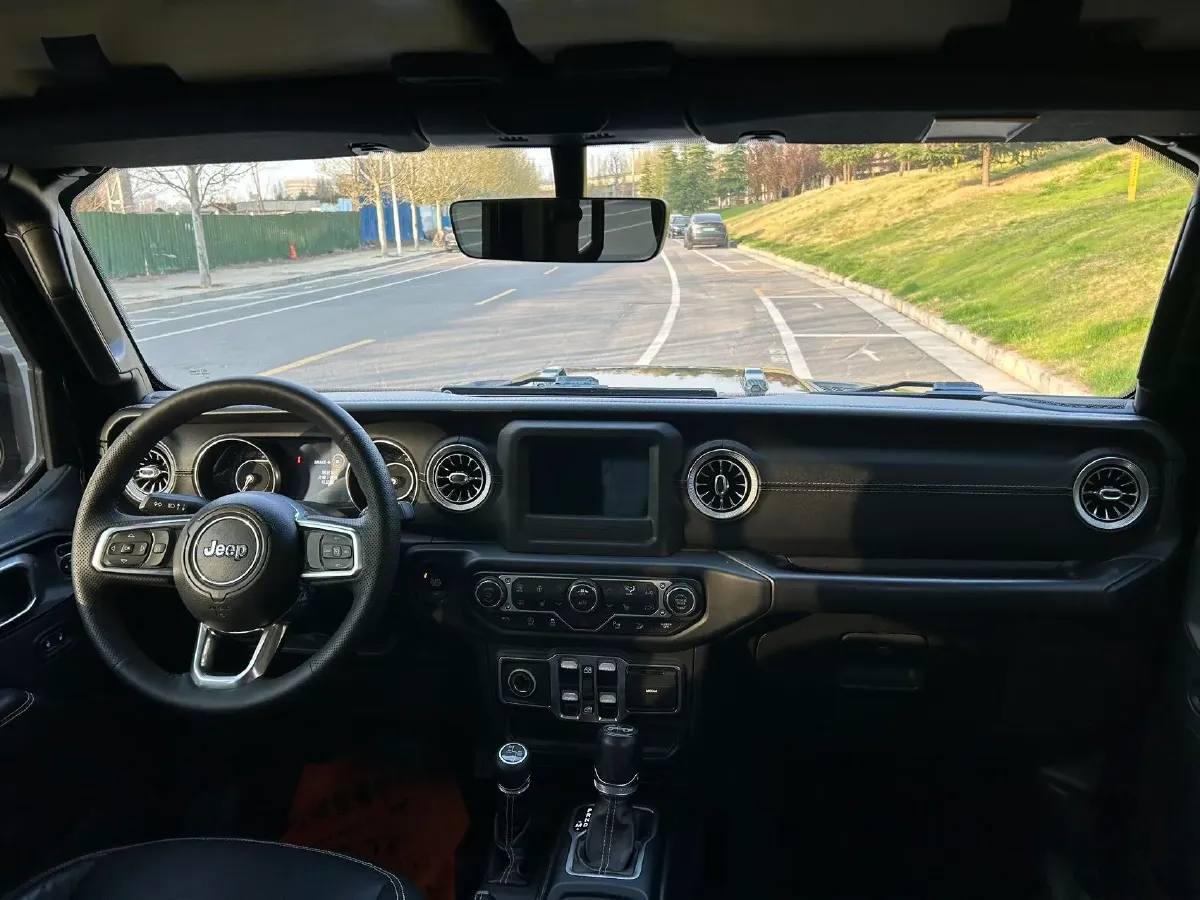 2018 Jeep Wrangler 2.0T 266HP L4 8AT,autocango,china used car exporter,china ev exporter,chinese used car exporter,chinese used ev exporter