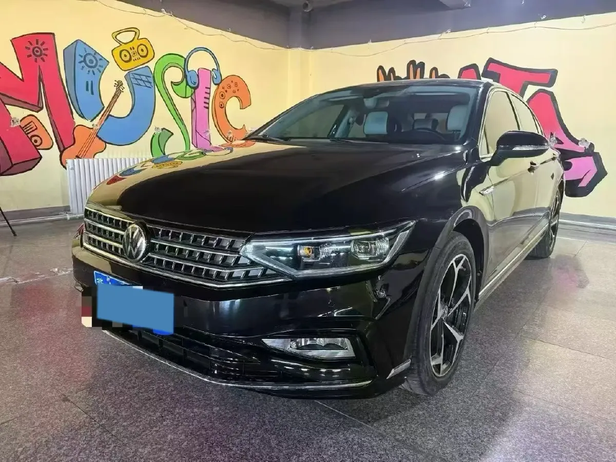 2023 Volkswagen Magotan 2.0T 186HP L4 7DCT,autocango,china used car exporter,china ev exporter,chinese used car exporter,chinese used ev exporter
