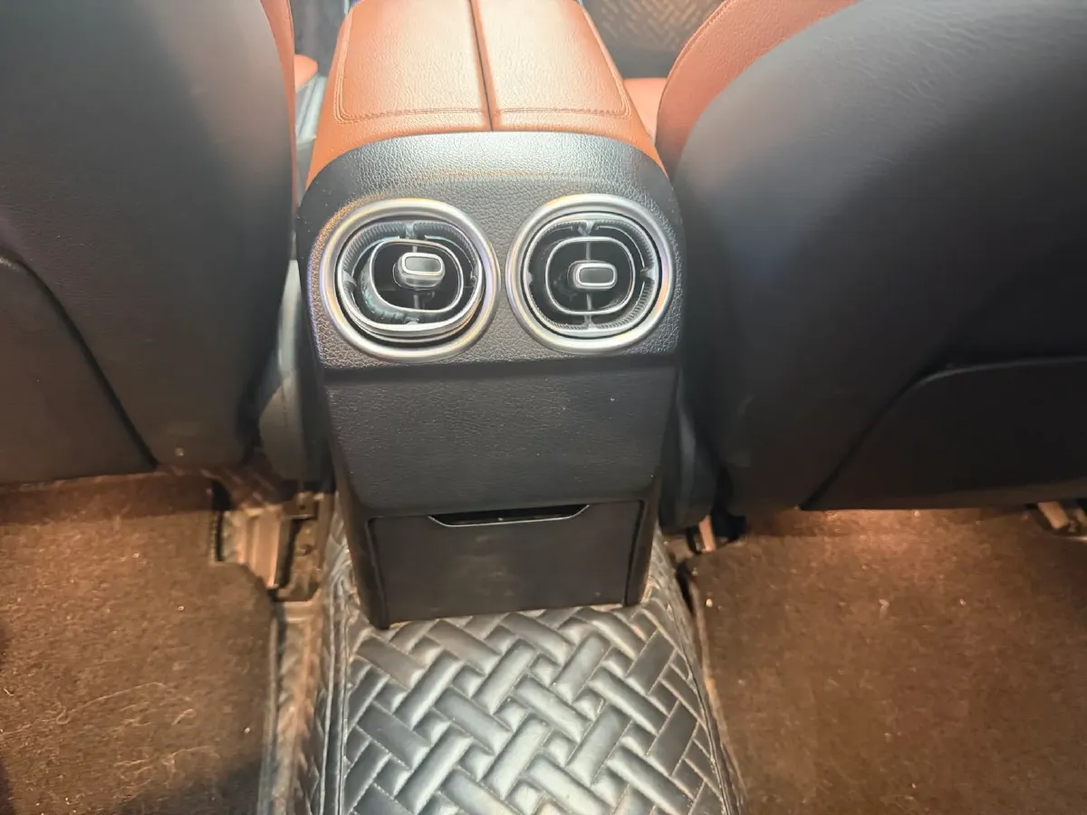 2022 Mercedes-Benz C Class 1.5T 204HP L4 9AT,autocango,china used car exporter,china ev exporter,chinese used car exporter,chinese used ev exporter