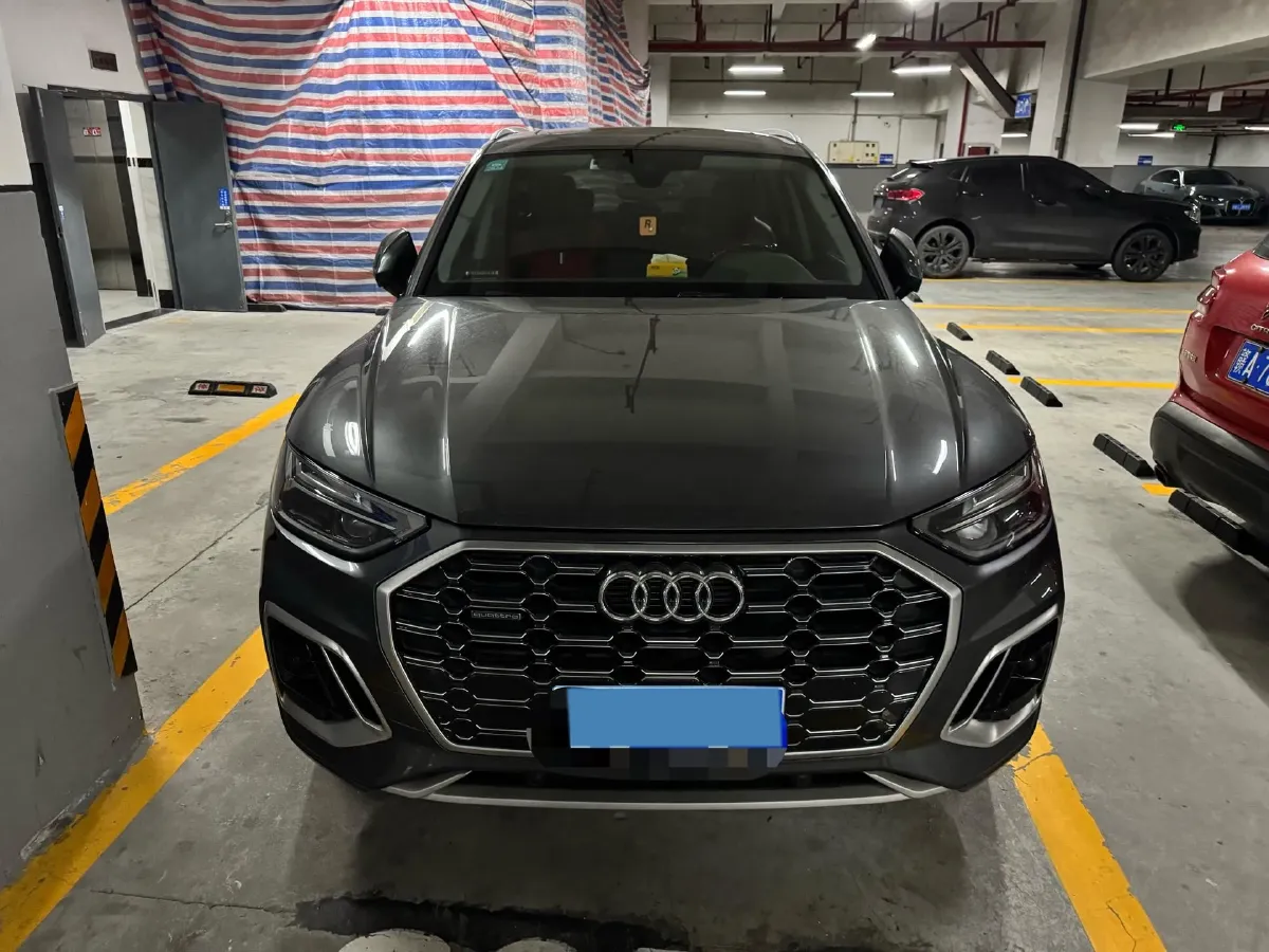 2022 Audi Q5L 2.0T 252HP L4 7DCT,autocango,china used car exporter,china ev exporter,chinese used car exporter,chinese used ev exporter