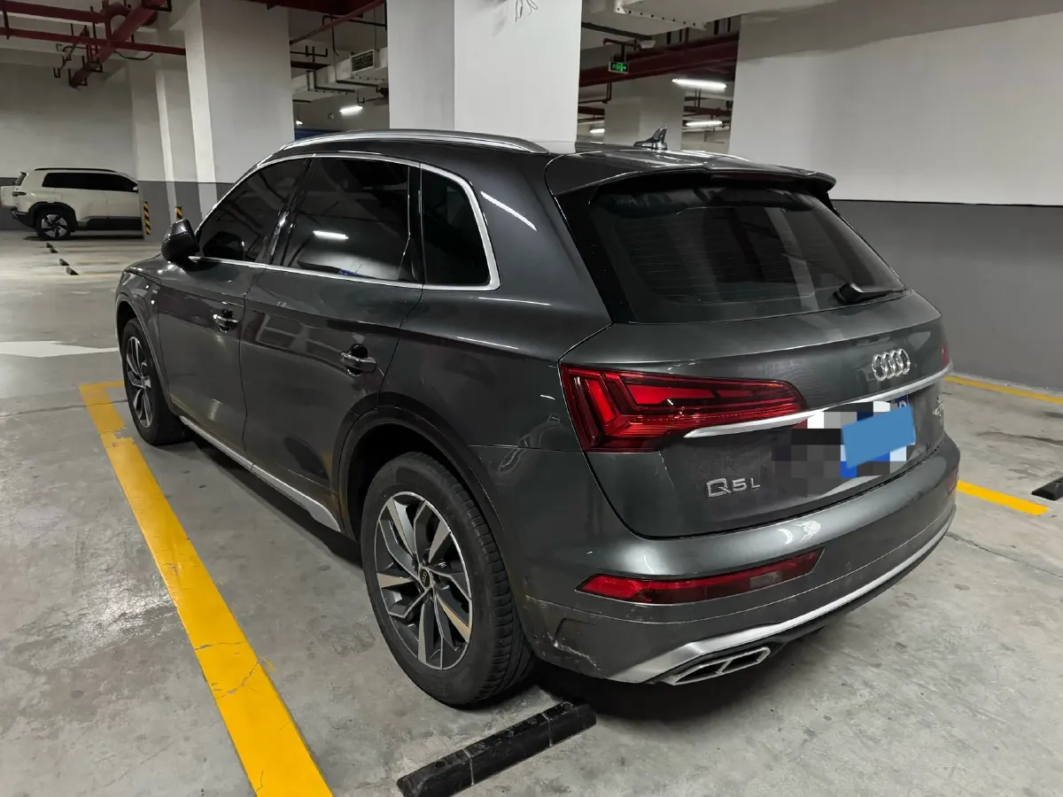 2022 Audi Q5L 2.0T 252HP L4 7DCT,autocango,china used car exporter,china ev exporter,chinese used car exporter,chinese used ev exporter