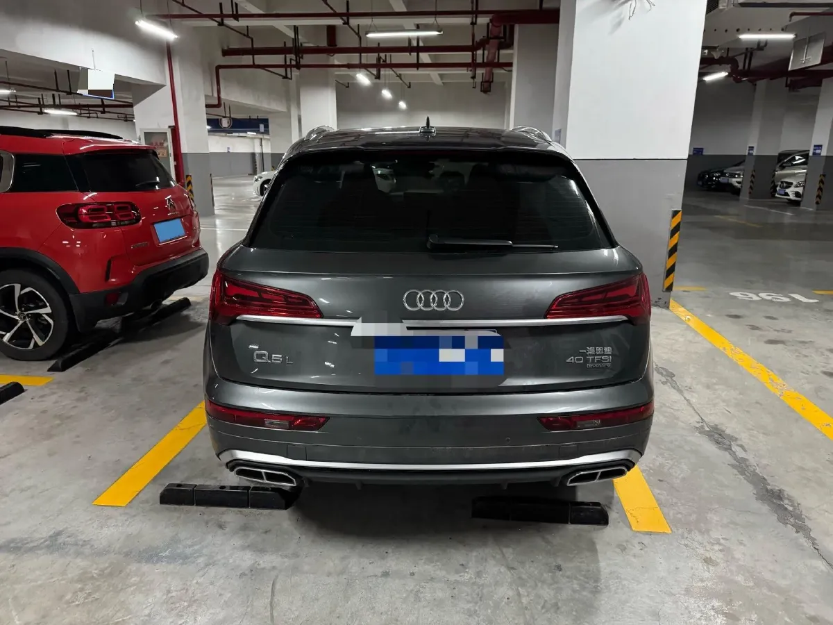 2022 Audi Q5L 2.0T 252HP L4 7DCT,autocango,china used car exporter,china ev exporter,chinese used car exporter,chinese used ev exporter