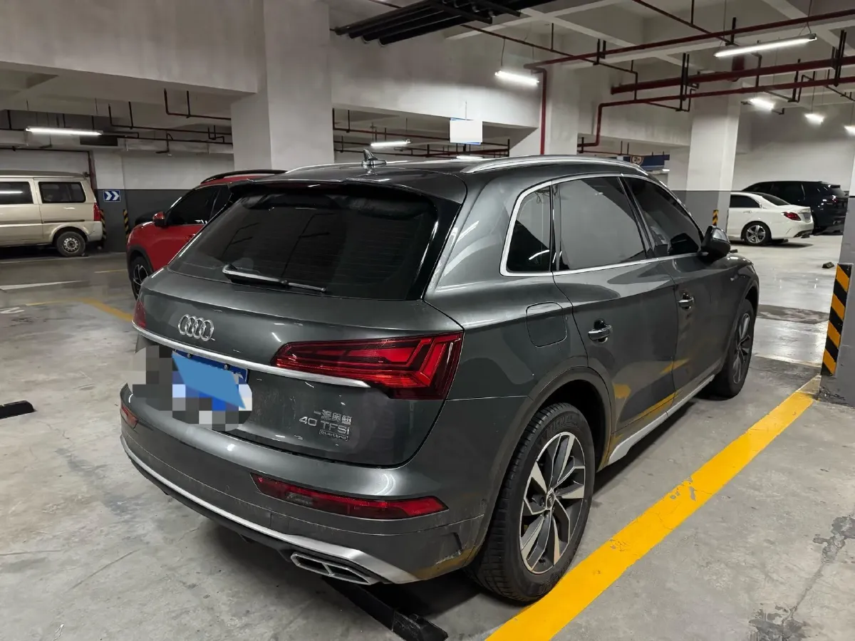 2022 Audi Q5L 2.0T 252HP L4 7DCT,autocango,china used car exporter,china ev exporter,chinese used car exporter,chinese used ev exporter