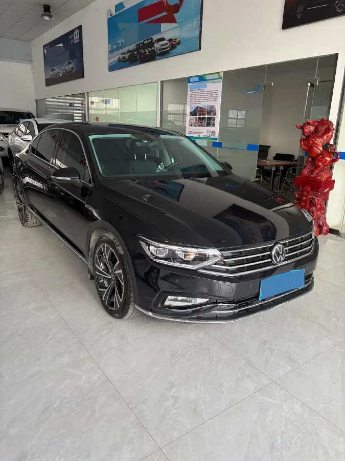 2020 Volkswagen Magotan 2.0T 186HP L4 7DCT,autocango,china used car exporter,china ev exporter,chinese used car exporter,chinese used ev exporter
