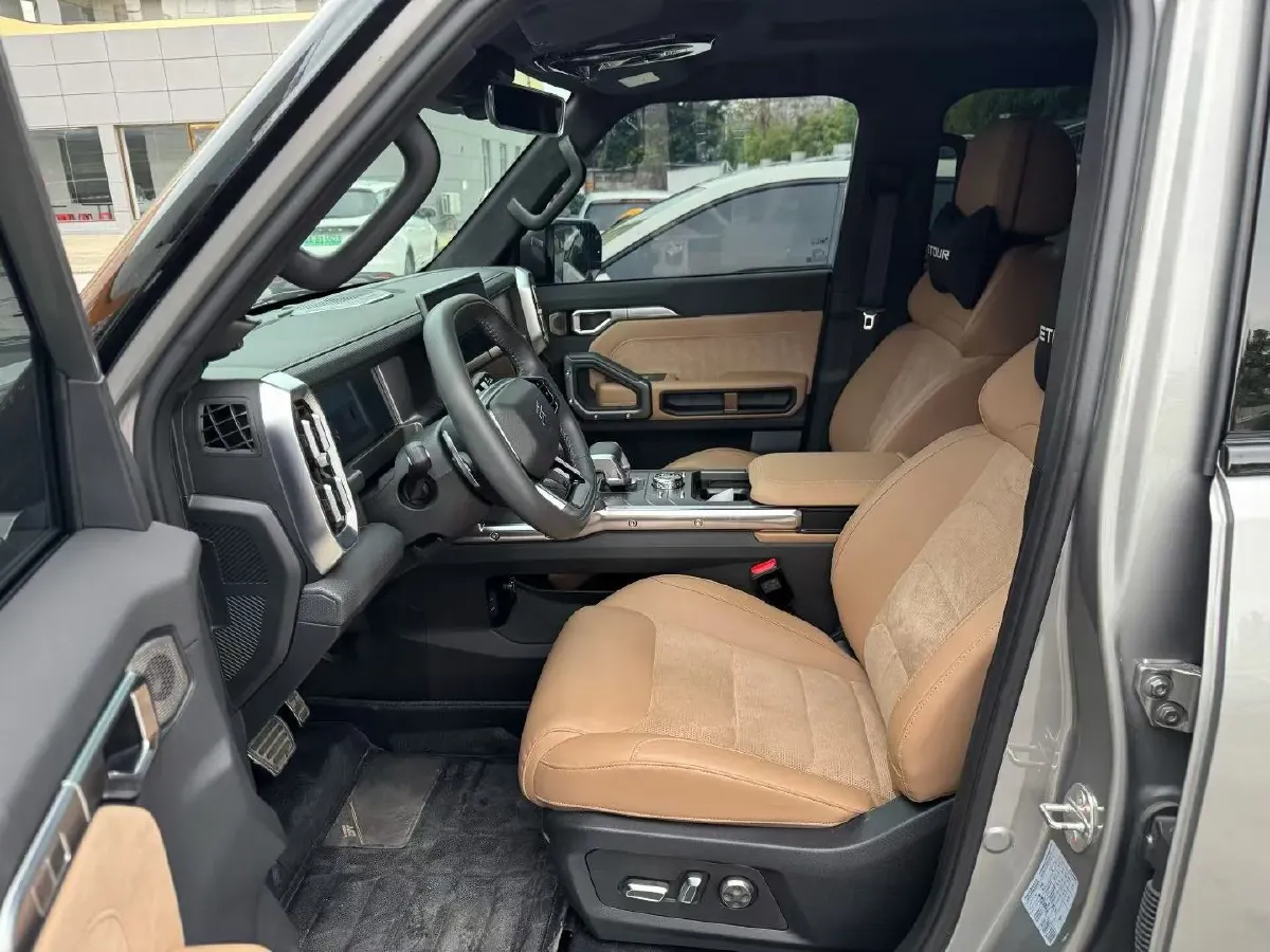 2023 Jetour Traveller 2.0T 254HP L4 7DCT,autocango,china used car exporter,china ev exporter,chinese used car exporter,chinese used ev exporter