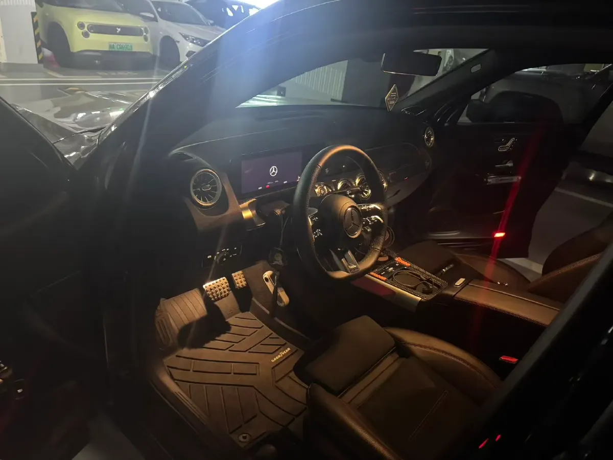 2024 Mercedes-Benz GLB AMG 2.0T 306HP L4 8DCT,autocango,china used car exporter,china ev exporter,chinese used car exporter,chinese used ev exporter