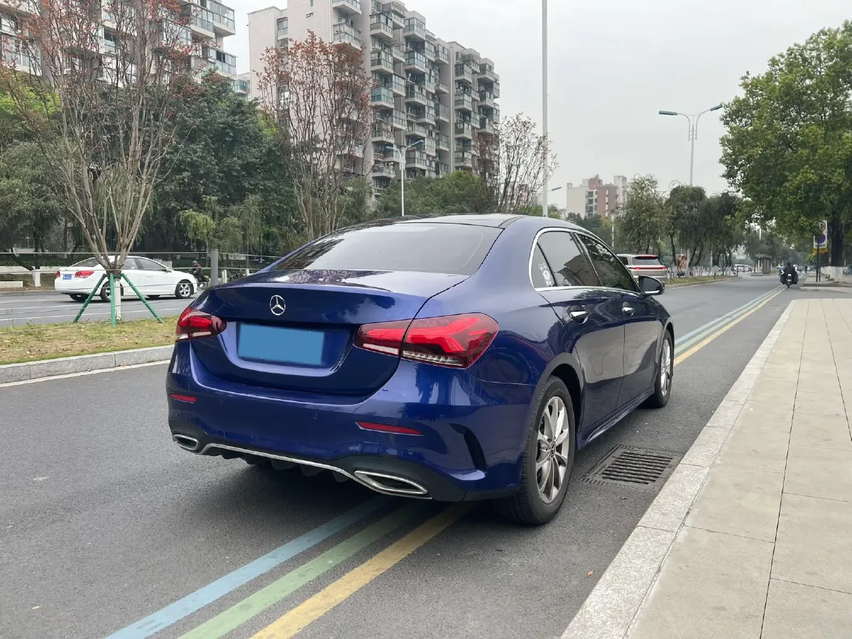 2020 Mercedes-Benz A Class 1.3T 163HP L4 7DCT,autocango,china used car exporter,china ev exporter,chinese used car exporter,chinese used ev exporter