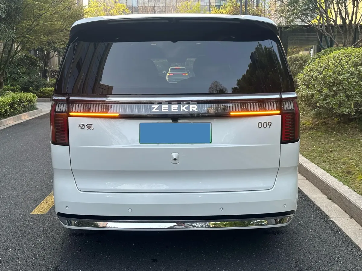 2024 Zeekr 009 BEV 108KWH,autocango,china used car exporter,china ev exporter,chinese used car exporter,chinese used ev exporter