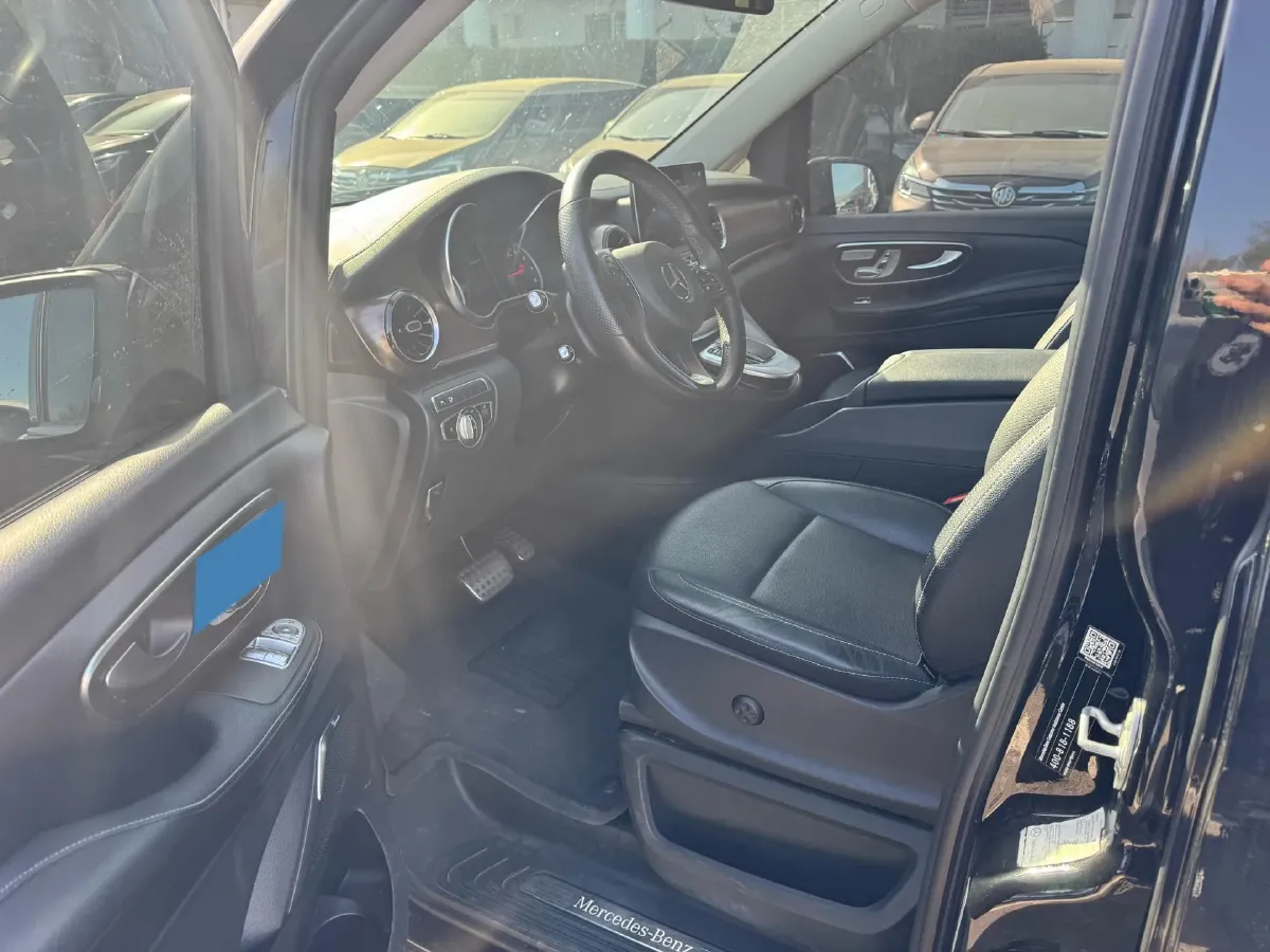 2020 Mercedes-Benz V Class 2.0T 211HP L4 9AT,autocango,china used car exporter,china ev exporter,chinese used car exporter,chinese used ev exporter