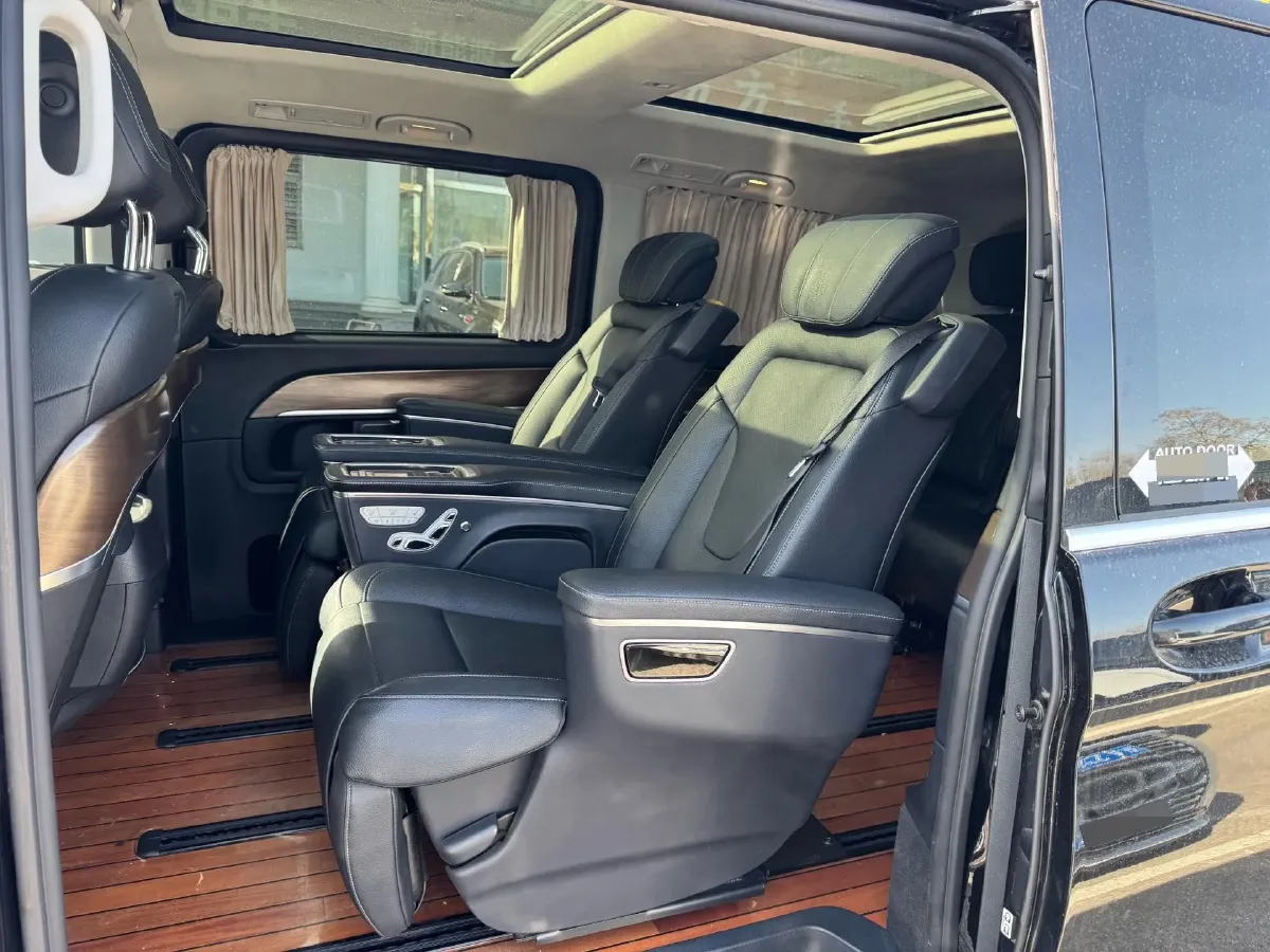 2020 Mercedes-Benz V Class 2.0T 211HP L4 9AT,autocango,china used car exporter,china ev exporter,chinese used car exporter,chinese used ev exporter