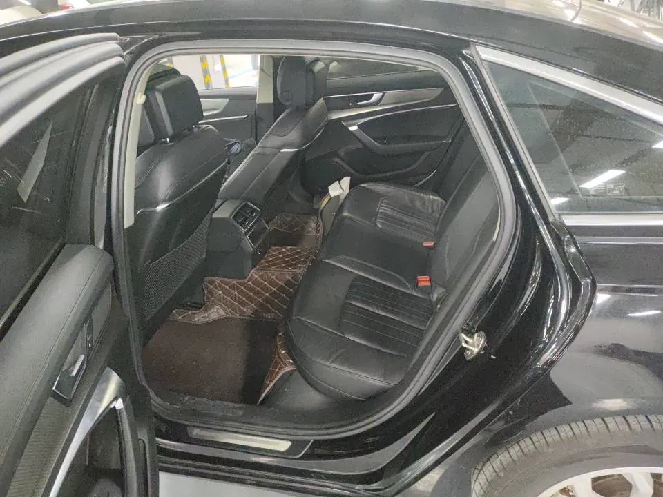 2020 Audi A6L 2.0T 190HP L4 7DCT,autocango,china used car exporter,china ev exporter,chinese used car exporter,chinese used ev exporter