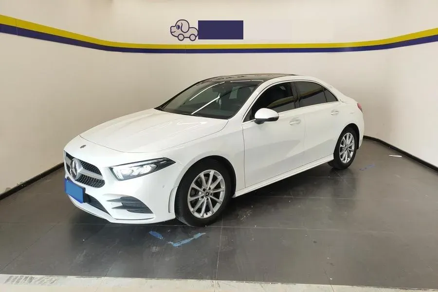 2022 Mercedes-Benz A Class 1.3T 163HP L4 7DCT,autocango,china used car exporter,china ev exporter,chinese used car exporter,chinese used ev exporter
