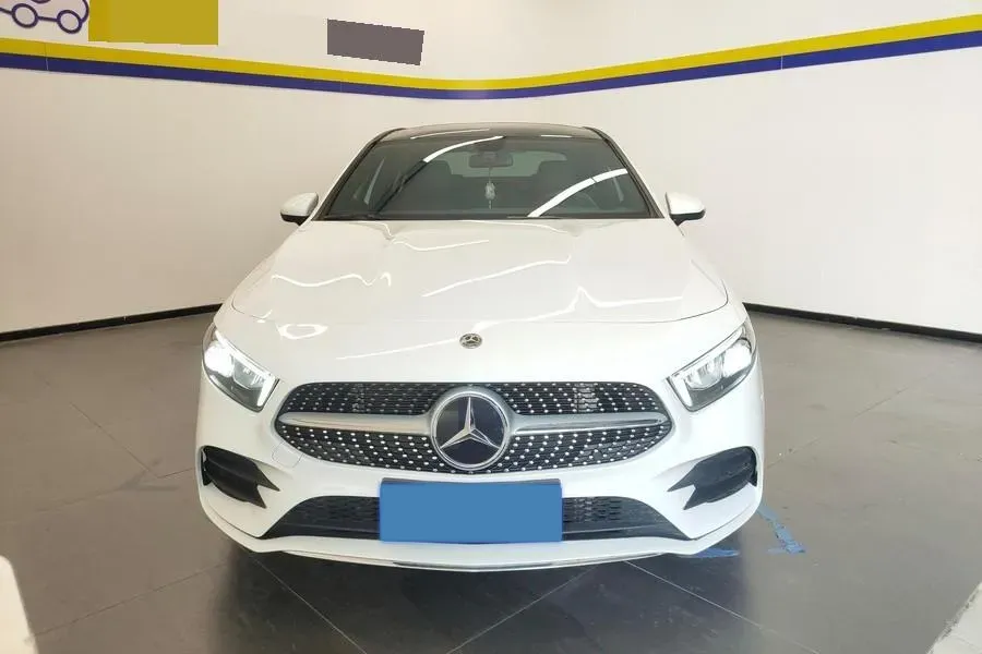 2022 Mercedes-Benz A Class 1.3T 163HP L4 7DCT,autocango,china used car exporter,china ev exporter,chinese used car exporter,chinese used ev exporter