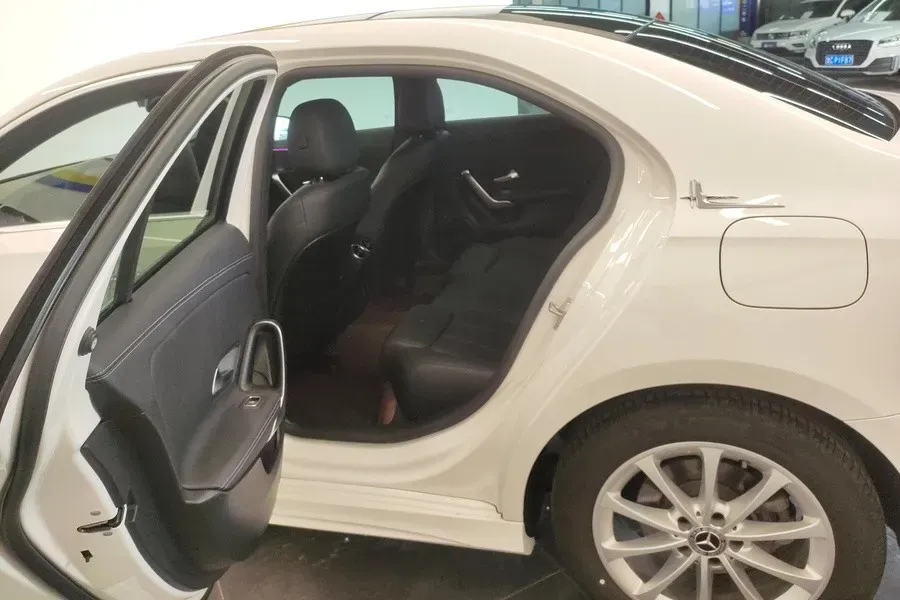 2022 Mercedes-Benz A Class 1.3T 163HP L4 7DCT,autocango,china used car exporter,china ev exporter,chinese used car exporter,chinese used ev exporter