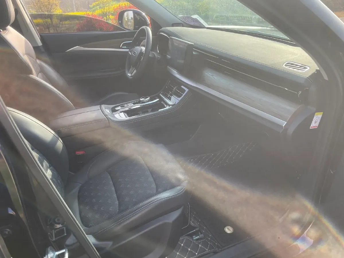 2022 Roewe RX5 MAX 2.0T 231HP L4 8AT,autocango,china used car exporter,china ev exporter,chinese used car exporter,chinese used ev exporter