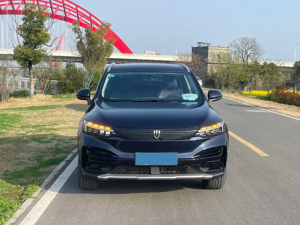 2022 Roewe RX5 MAX 2.0T 231HP L4 8AT,autocango,china used car exporter,china ev exporter,chinese used car exporter,chinese used ev exporter