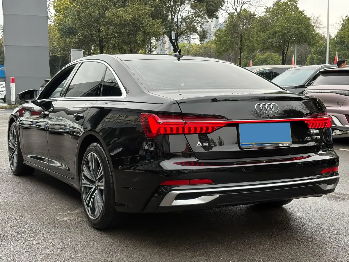 2023 Audi A6L 2.0T 245HP L4 7DCT,autocango,china used car exporter,china ev exporter,chinese used car exporter,chinese used ev exporter
