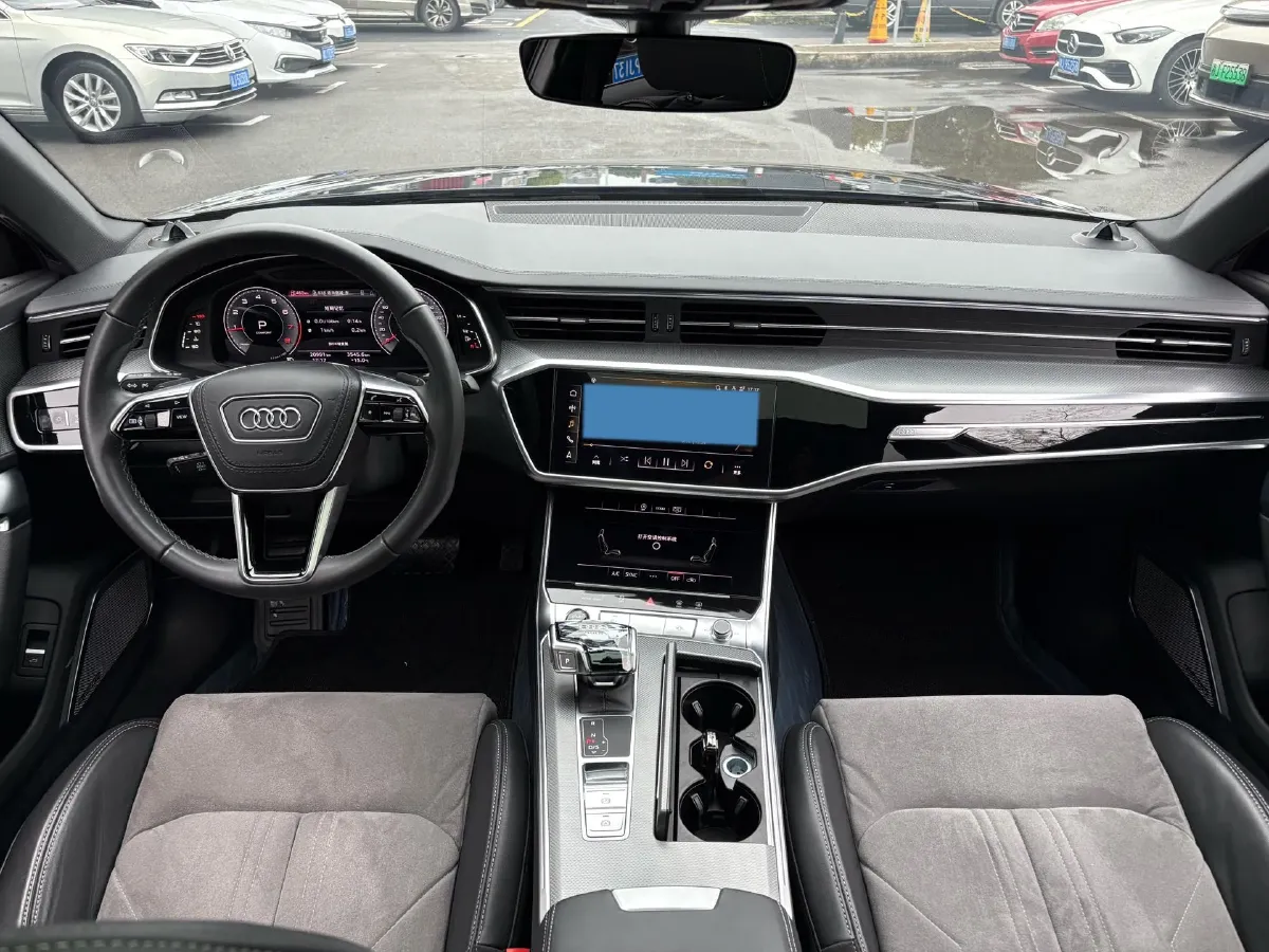 2023 Audi A6L 2.0T 245HP L4 7DCT,autocango,china used car exporter,china ev exporter,chinese used car exporter,chinese used ev exporter