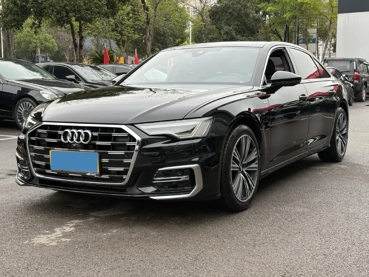 2023 Audi A6L 2.0T 245HP L4 7DCT,autocango,china used car exporter,china ev exporter,chinese used car exporter,chinese used ev exporter
