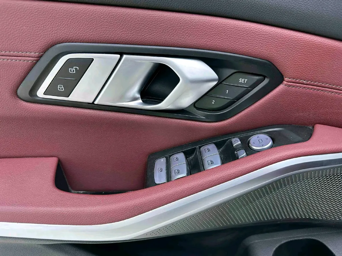 2023 BMW 3 Series 2.0T 156HP L4 8AT,autocango,china used car exporter,china ev exporter,chinese used car exporter,chinese used ev exporter