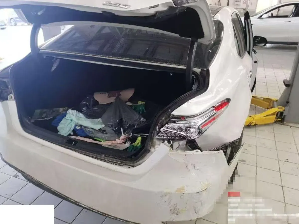 2023 Toyota Camry 2.5L 207HP L4 8AT,autocango,china used car exporter,china ev exporter,chinese used car exporter,chinese used ev exporter