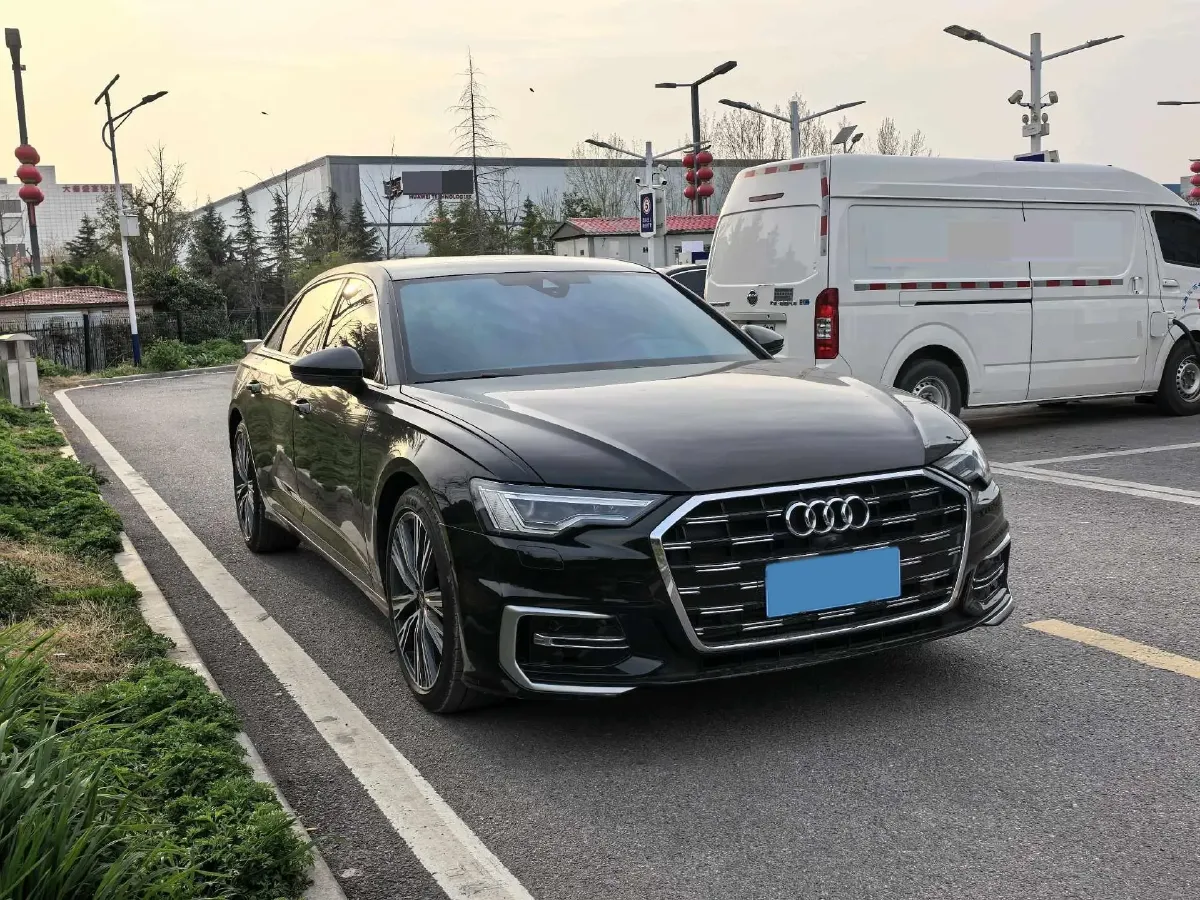 2023 Audi A6L 2.0T 245HP L4 7DCT,autocango,china used car exporter,china ev exporter,chinese used car exporter,chinese used ev exporter