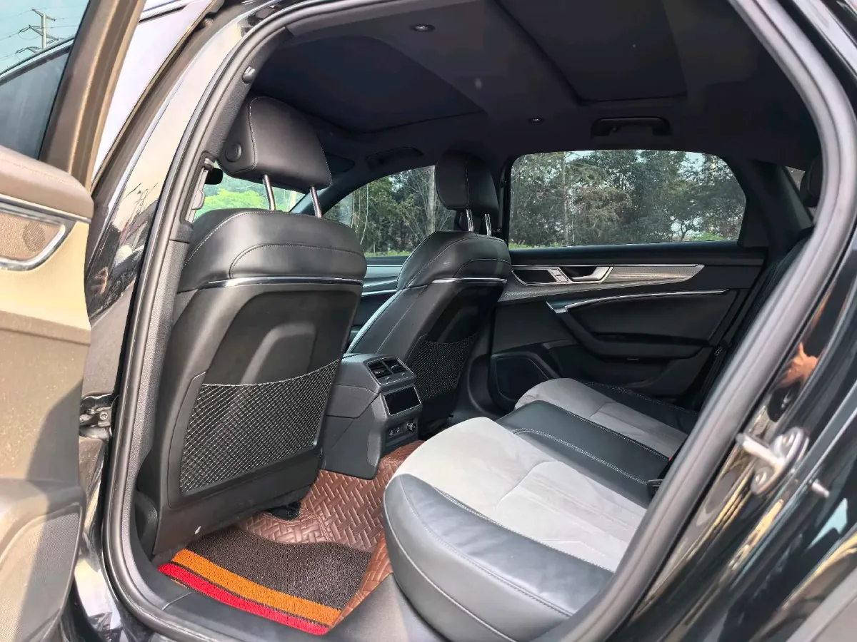 2023 Audi A6L 2.0T 245HP L4 7DCT,autocango,china used car exporter,china ev exporter,chinese used car exporter,chinese used ev exporter