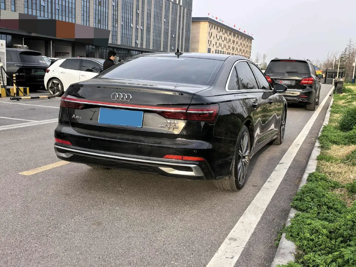 2023 Audi A6L 2.0T 245HP L4 7DCT,autocango,china used car exporter,china ev exporter,chinese used car exporter,chinese used ev exporter