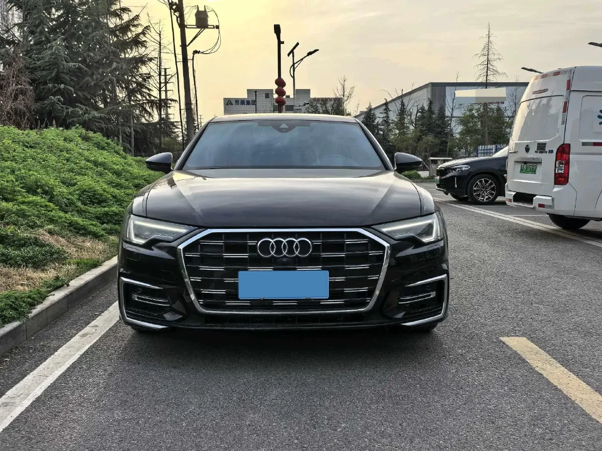 2023 Audi A6L 2.0T 245HP L4 7DCT,autocango,china used car exporter,china ev exporter,chinese used car exporter,chinese used ev exporter
