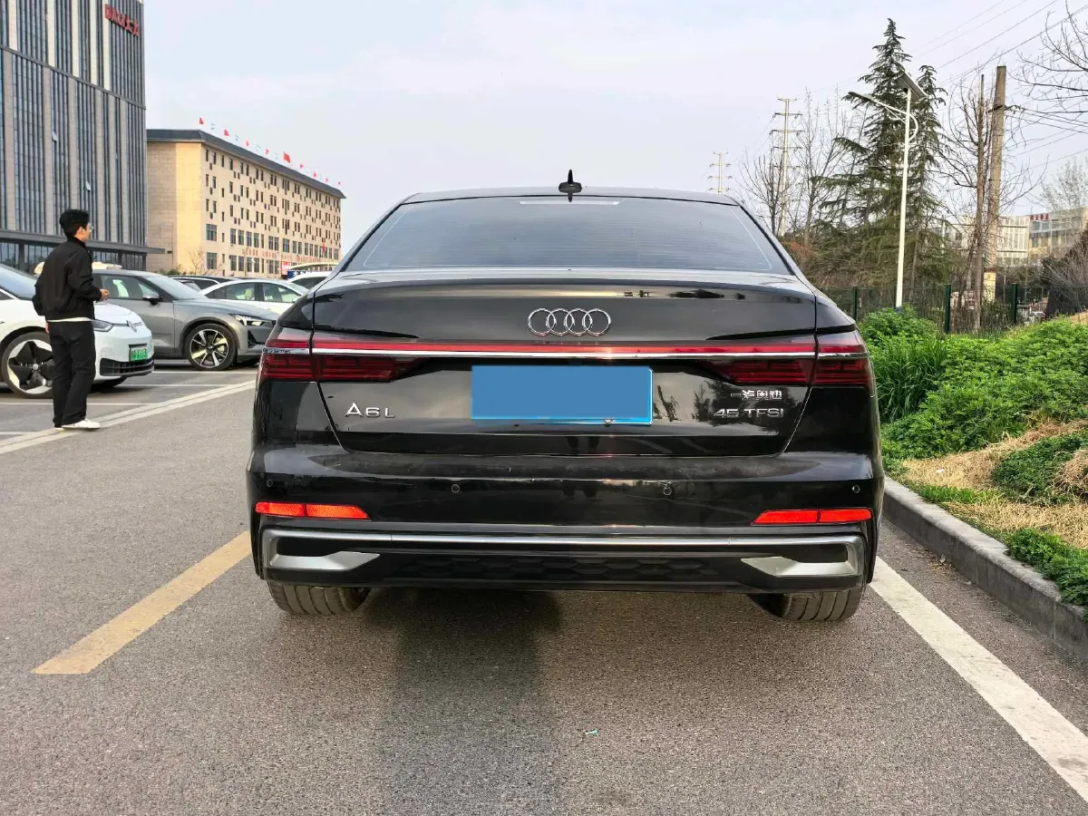 2023 Audi A6L 2.0T 245HP L4 7DCT,autocango,china used car exporter,china ev exporter,chinese used car exporter,chinese used ev exporter