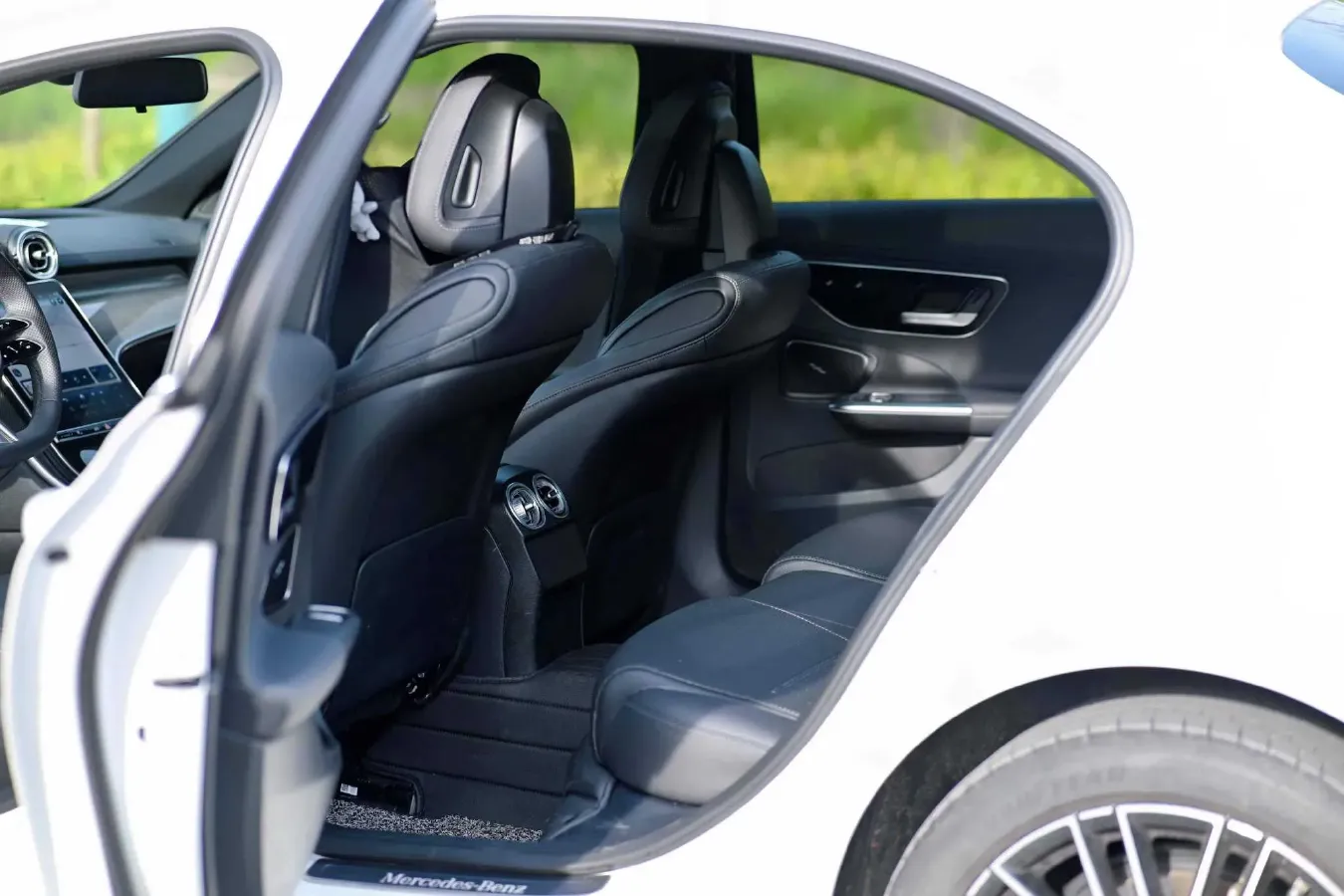 2023 Mercedes-Benz C Class 1.5T 204HP L4 9AT,autocango,china used car exporter,china ev exporter,chinese used car exporter,chinese used ev exporter