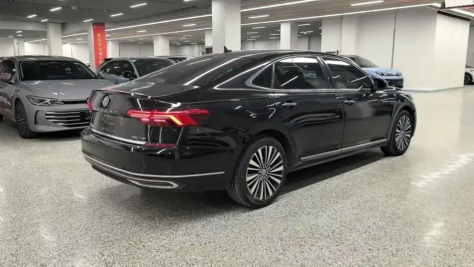 2020 Volkswagen Passat 2.0T 220HP L4 7DCT,autocango,china used car exporter,china ev exporter,chinese used car exporter,chinese used ev exporter