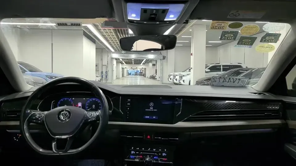 2020 Volkswagen Passat 2.0T 220HP L4 7DCT,autocango,china used car exporter,china ev exporter,chinese used car exporter,chinese used ev exporter