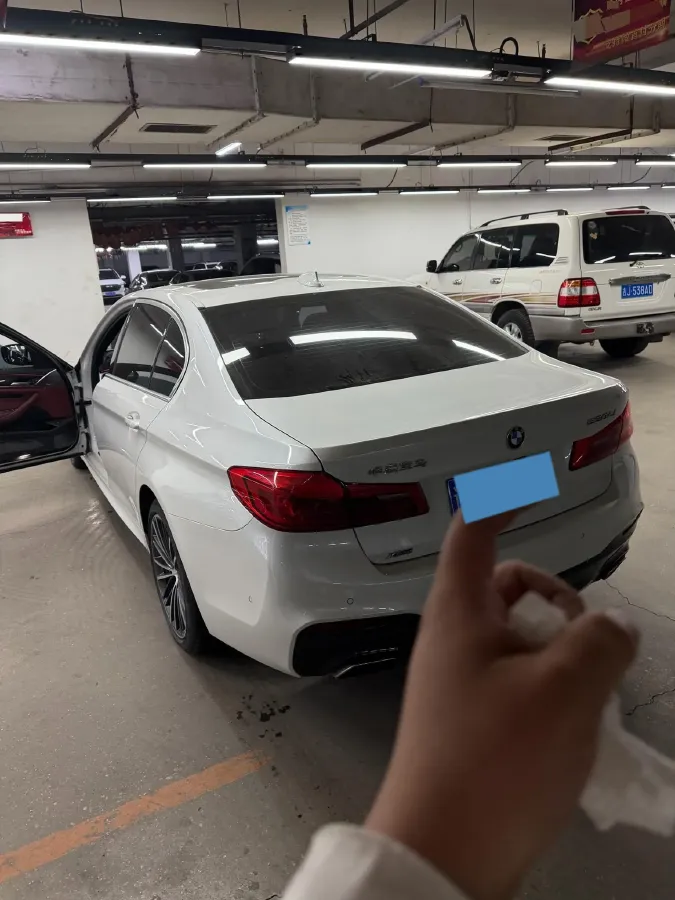 2020 BMW 5 Series 2.0T 252HP L4 8AT,autocango,china used car exporter,china ev exporter,chinese used car exporter,chinese used ev exporter