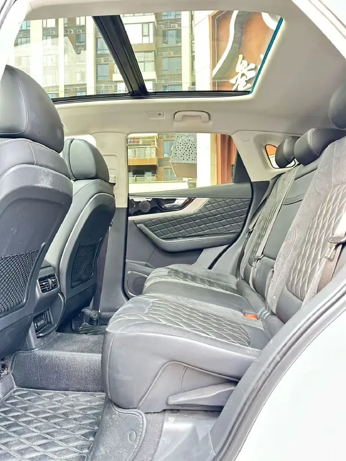 2019 HongQi HS5 2.0T 224HP L4 6AT,autocango,china used car exporter,china ev exporter,chinese used car exporter,chinese used ev exporter