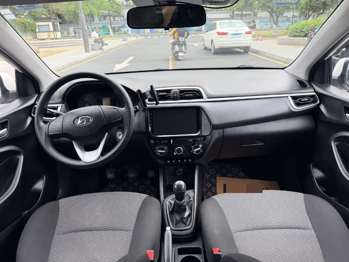 2017 Hyundai Reina 1.4L 95HP L4 5MT,autocango,china used car exporter,china ev exporter,chinese used car exporter,chinese used ev exporter