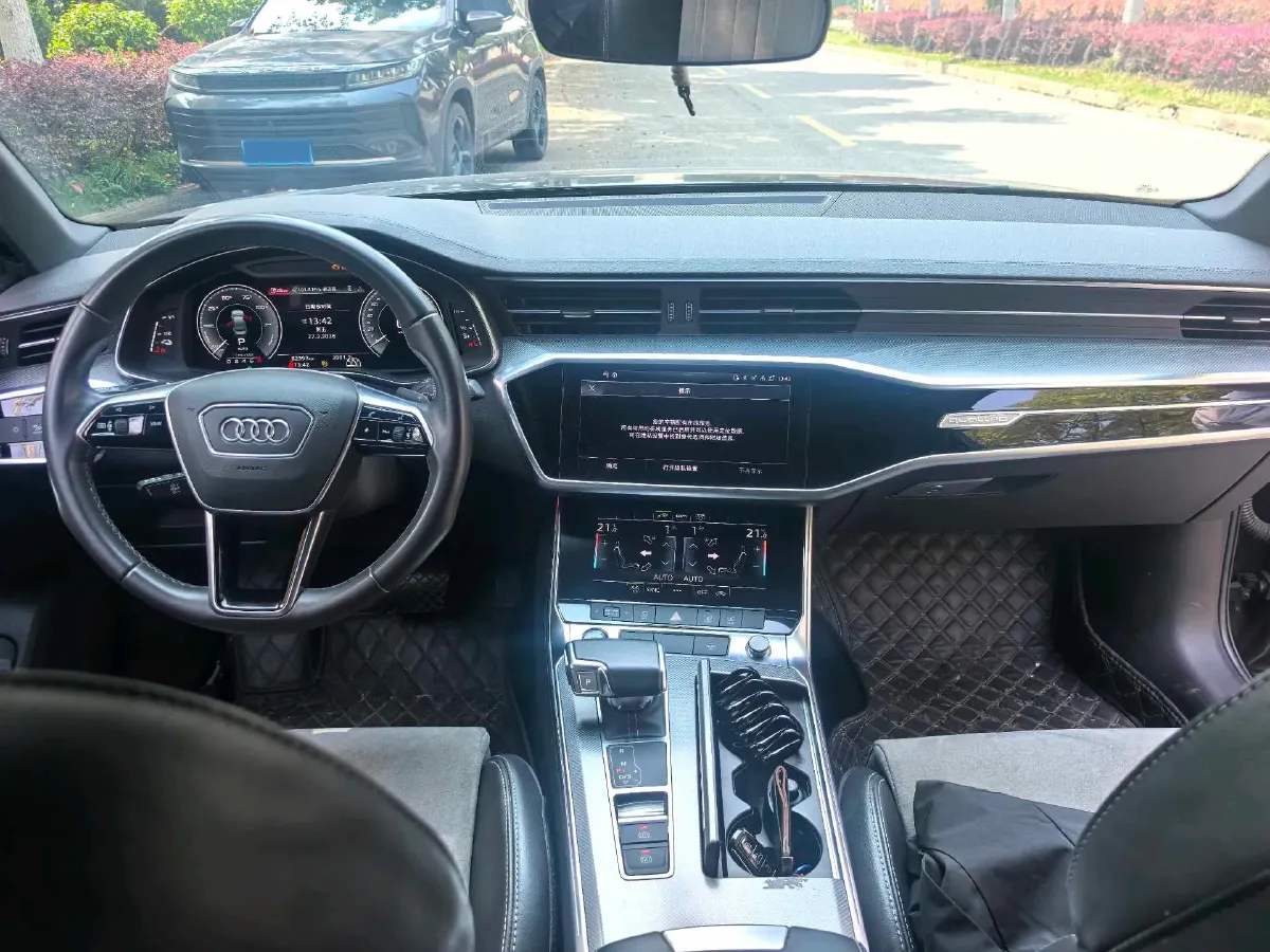 2020 Audi A6L 2.0T 252HP L4 7DCT PHEV 14.1KWH,autocango,china used car exporter,china ev exporter,chinese used car exporter,chinese used ev exporter