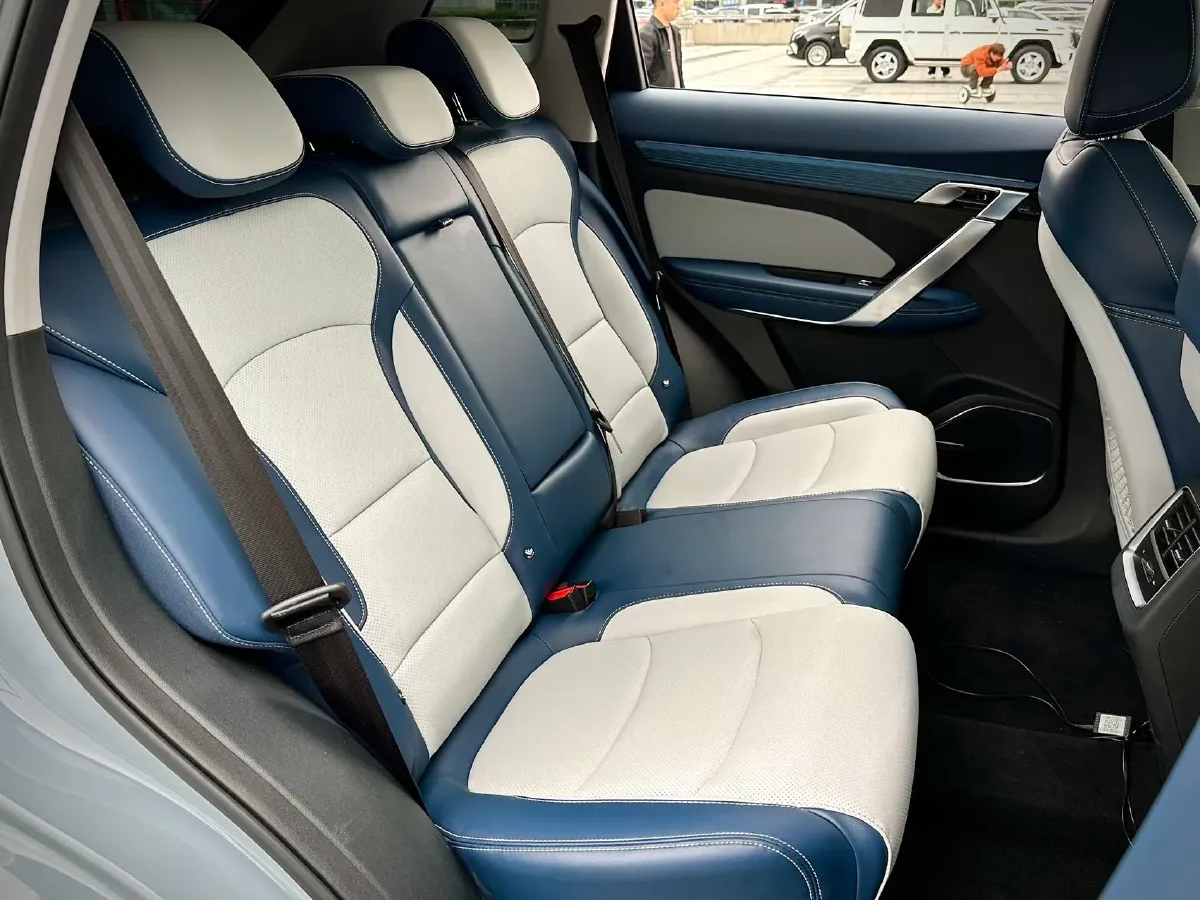 2022 Geely Azkarra 1.8T 184HP L4 7DCT,autocango,china used car exporter,china ev exporter,chinese used car exporter,chinese used ev exporter