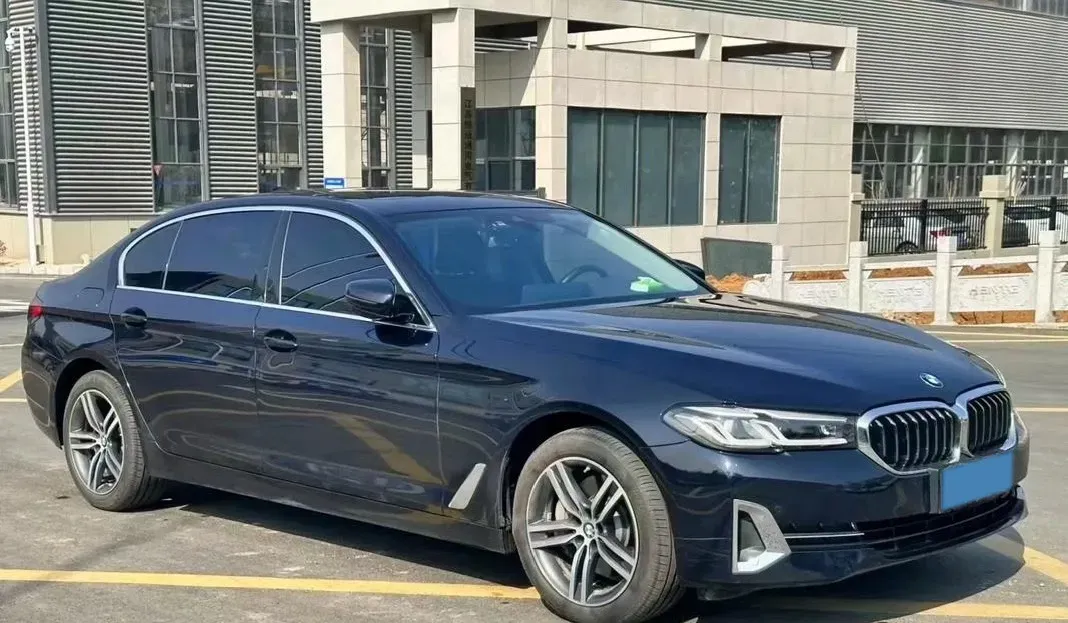2022 BMW 5 Series 2.0T 252HP L4 8AT,autocango,china used car exporter,china ev exporter,chinese used car exporter,chinese used ev exporter