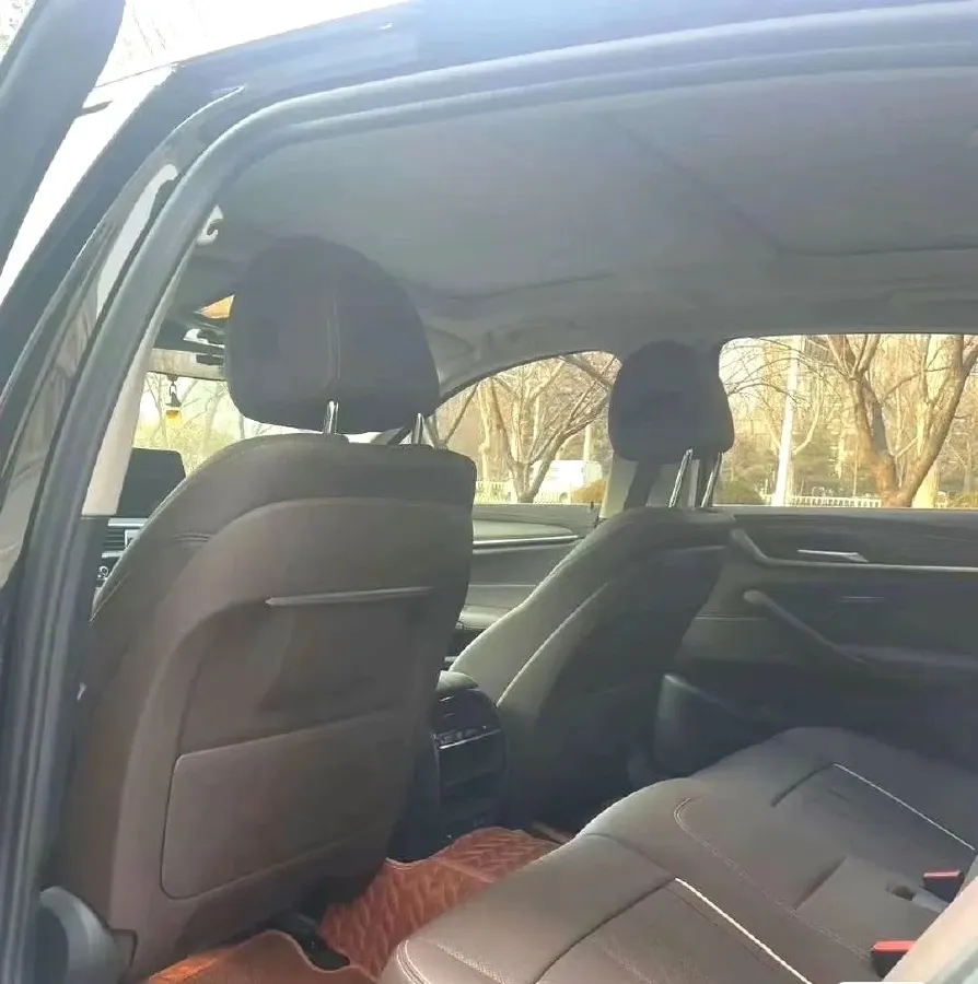 2022 BMW 5 Series 2.0T 252HP L4 8AT,autocango,china used car exporter,china ev exporter,chinese used car exporter,chinese used ev exporter